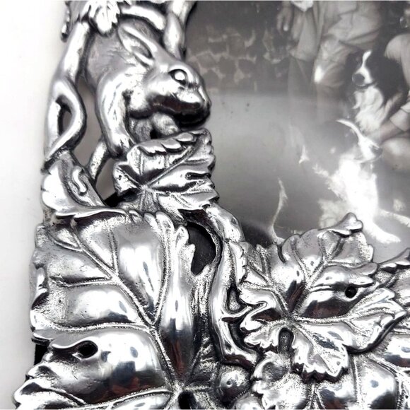 Arthur Court 5x7 Silvertone Photo Frame Harvest Grape Bunny Aluminum 1998 - Picture 6 of 8